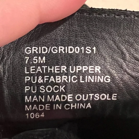 Steve Madden Grid Leather Upper - Picture 4 of 4